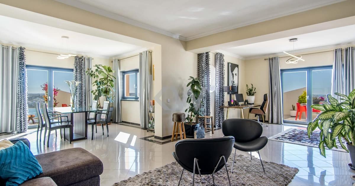 Venda Penthouse T4, 2 lugares estacionamento, 6 varandas, vista 360º, vista mar, vista rio, vista serra, vista cidade